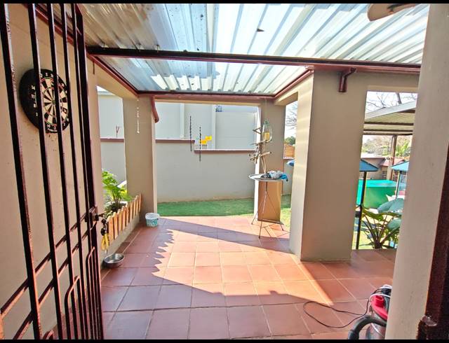 3 BEDROOM FREEHOLD FOR SALE IN NEW REDRUTH